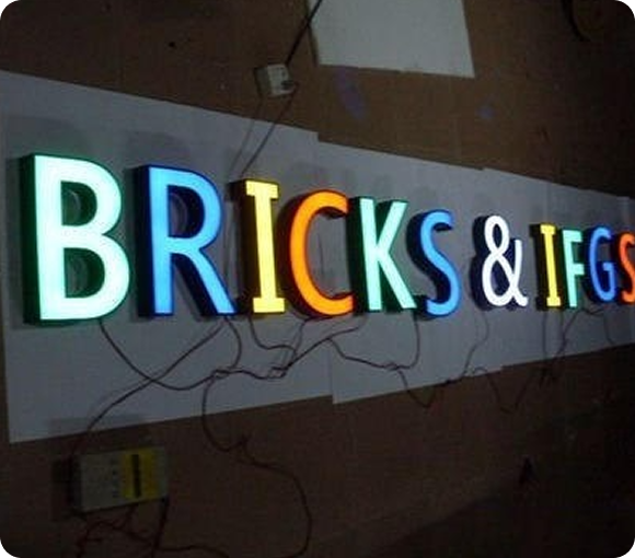 Innovative Signage Solutions in Dubai | Premium Brand Displays | Digized